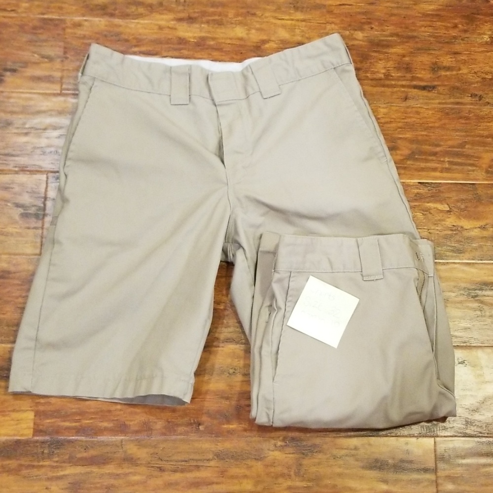 *UNIFORM SHORTS LOT-MENS SIZE 32* GREAT CONDITION